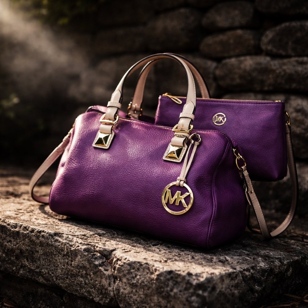 MICHAEL KORS PLUM HANDBAG & MAKEUP CASE